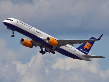TF-ISZ (24600) 1991 Boeing 757-223(WL)