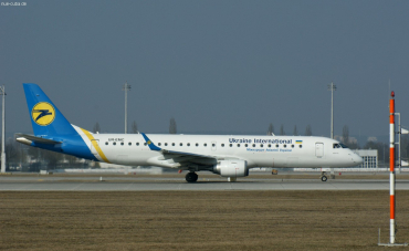 UR-EMC (19000589) Embraer 190-100LR
