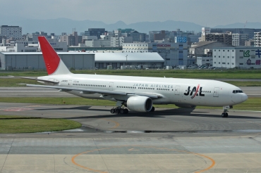 JA8985, (cn 27652/72), Boeing 777-246