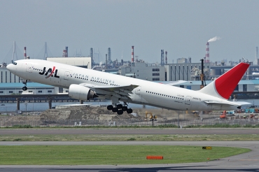 JA007D (27639) 1998 Boeing 777-289