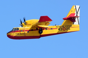 UD13-25 / 43-25 Canadair CL-215T