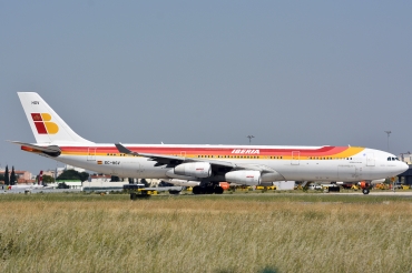 EC-HGV (329) 2000 Airbus A340-313