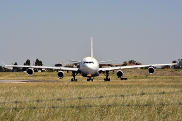 EC-HGV (329) 2000 Airbus A340-313