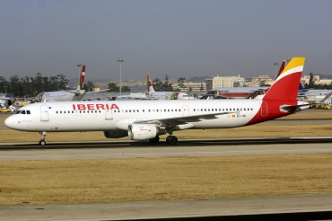 EC-IXD (2220) 2004 Airbus A321-211