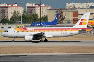 EC-IEF (1655) 2001 Airbus A320-214
