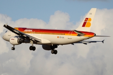 EC-LUL (5486) 2013 Airbus A320-216