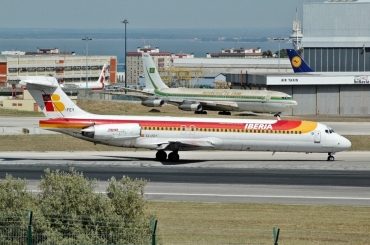 EC-FEY (53208) McDonnell Douglas MD-87