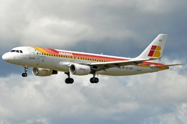 EC-IEG (1674) 2001 Airbus A320-214