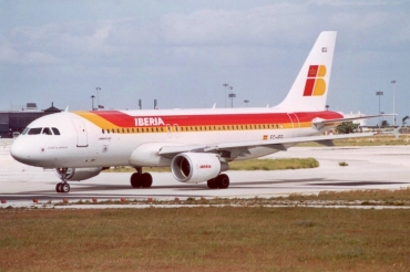 EC-IEG (1674) 2001 Airbus A320-214