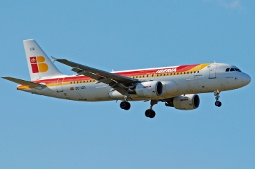 EC-IZR (2242) 2004 Airbus A320-214