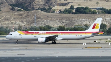 EC-JDM (2357) 2004 Airbus A321-213