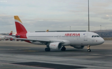 EC-IZH (2225) 2004 Airbus A320-214