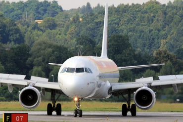 EC-JDM (2357) 2004 Airbus A321-213