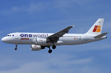 EC-IZR (2242) 2004 Airbus A320-214