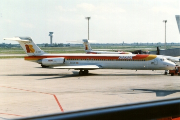 EC-EZS (49843) McDonnell Douglas MD-87