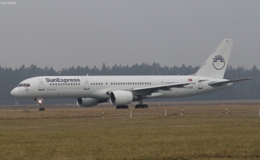 TC-SNA (25624) 1993 Boeing 757-2Q8