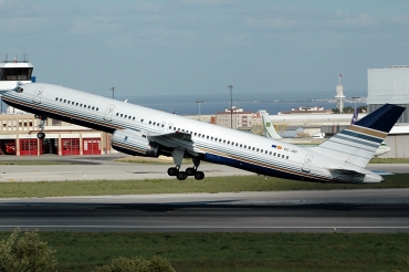 EC-ISY (26241) 1993 Boeing 757-256
