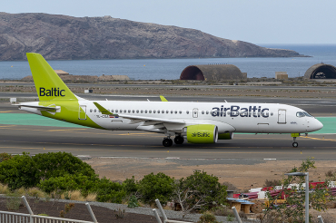 YL-CSA (55003) 2016 Bombardier CSeries CS300