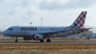 EI-FMU (2122) 2004 Airbus A319-111