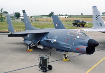 29 (1246) Vought F-8E(FN) Crusader