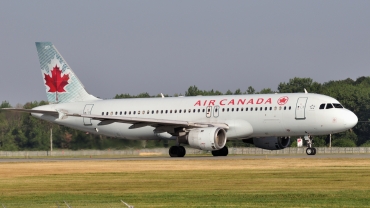 C-FDST (127) 1990 Airbus A320-211