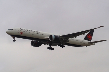 C-FITW (cn 35298) Boeing 777-333ER