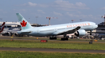 C-FIUJ (cn 35244) Boeing 777-233