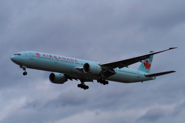 C-FIUW (cn 35249) Boeing 777-333ER