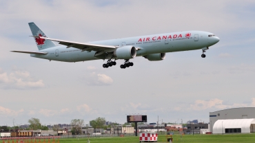 C-FIVW (cn 42218) Boeing 777-333ER