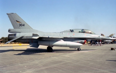 304 (6L-4) 1978 General Dynamics F-16B Fighting Falcon