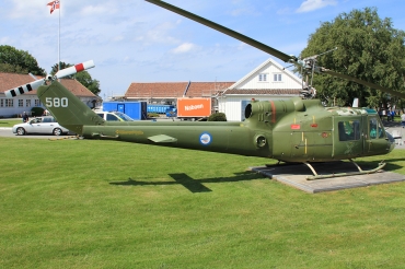 580 (226) 1960 Bell Iroquois UH-1B