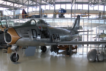 25069 (191-765) 1952 North American F-86F Sabre