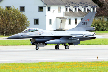 288 (6K-17) 1980 General Dynamics F-16AM