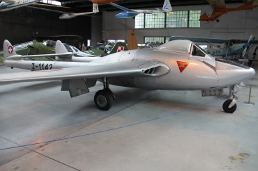 J-1142 (651) DeHavilland Vampire FB6