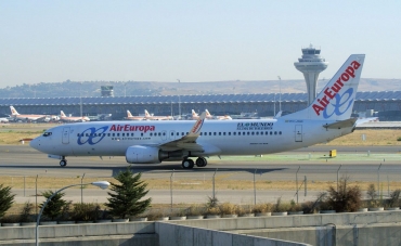 EC-JHK (33975) 2005 Boeing 737-85P(WL)