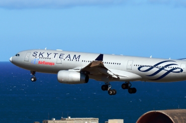 EC-LNH (551) 2003 Airbus A330-243