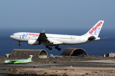 EC-LQP (526) 2003 Airbus A330-243