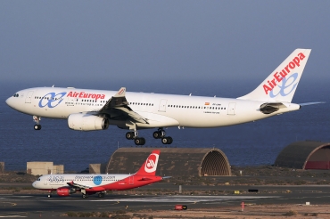 EC-LMN, (cn 597), Airbus A330-243
