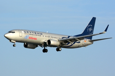 EC-JHK (33975) 2005 Boeing 737-85P(WL)