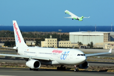 EC-LVL (461) 2002 Airbus A330-243