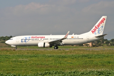 EC-JHK (33975) 2005 Boeing 737-85P(WL)