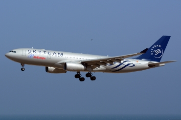 EC-LNH (551) 2003 Airbus A330-243