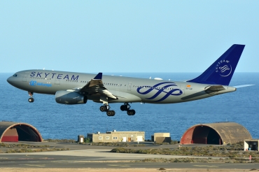 EC-LQP (526) 2003 Airbus A330-243