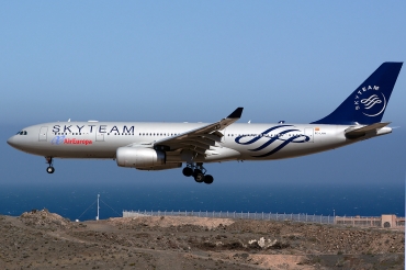 EC-LNH (551) 2003 Airbus A330-243