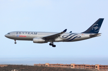 EC-LNH (551) 2003 Airbus A330-243