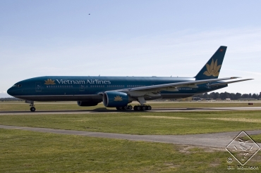 VN-A146 (33505) 2004 Boeing 777-26K(ER)