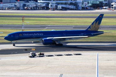 VN-A146 (33505) 2004 Boeing 777-26K(ER)
