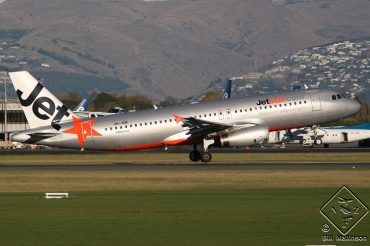 VH-VQR, (cn 2526), Airbus A320-232