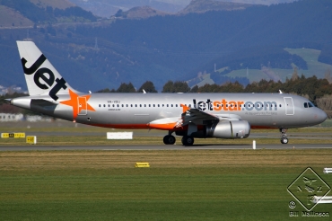 VH-VGU, (cn 4245), Airbus A320-232
