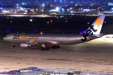 VH-EBA (508) 2002 Airbus A330-202